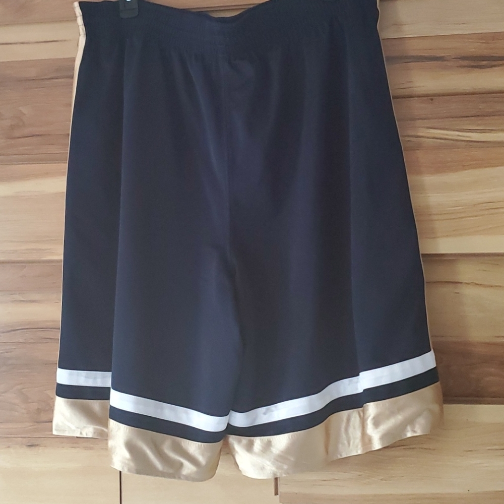 Reversible athletic shorts - Picture 2 of 4